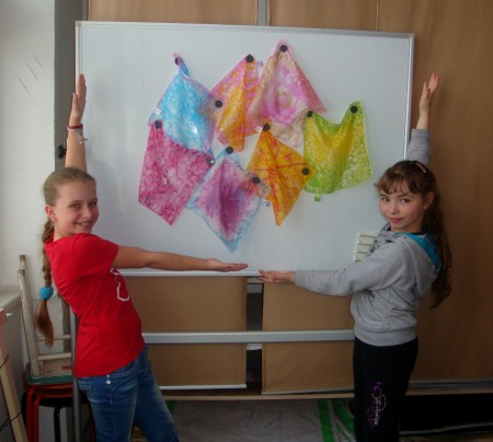 Viktorka a Aliska ukazujú prvé šatky